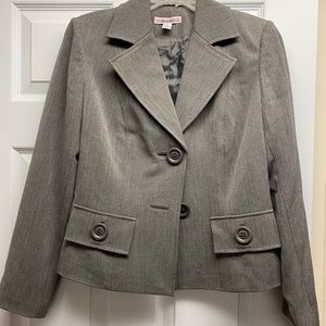 Making grey skirt and matching jacket (suit)